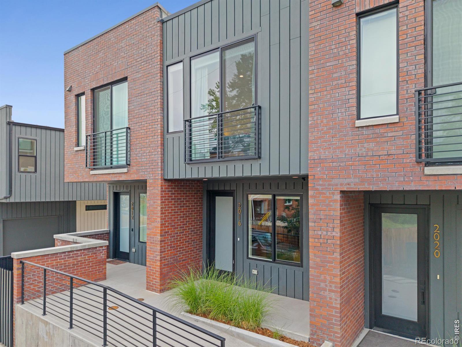 2016 W 46th Avenue, Denver CO 80211