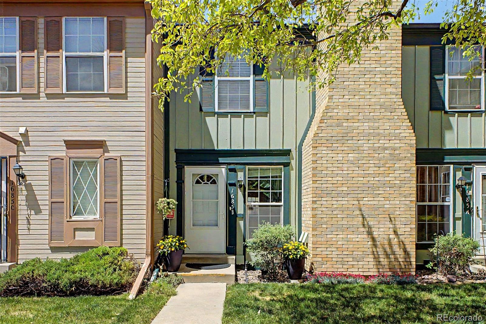 1685 S Blackhawk Way Unit B, Aurora CO 80012