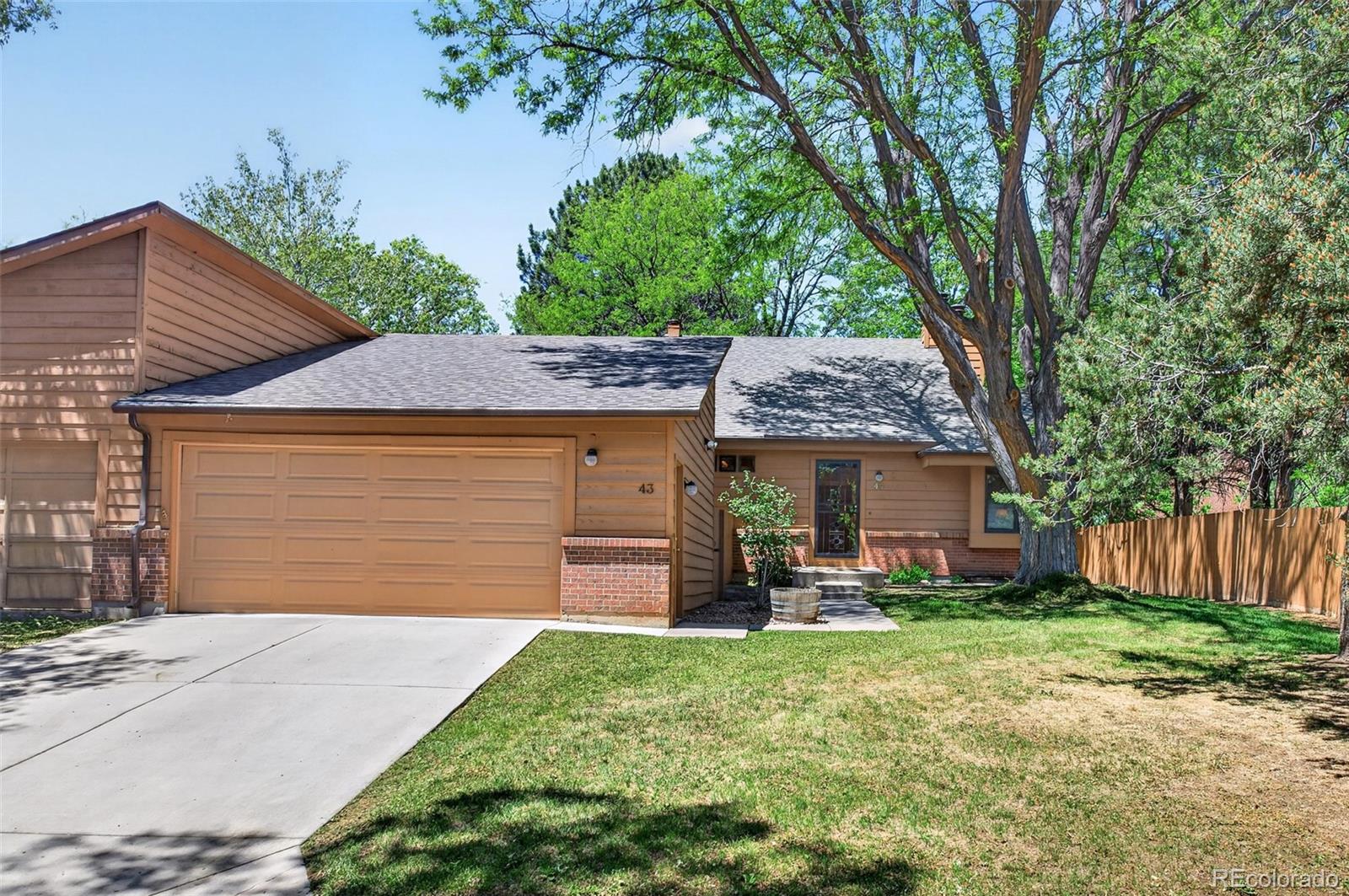 43 S Eagle Circle, Aurora CO 80012