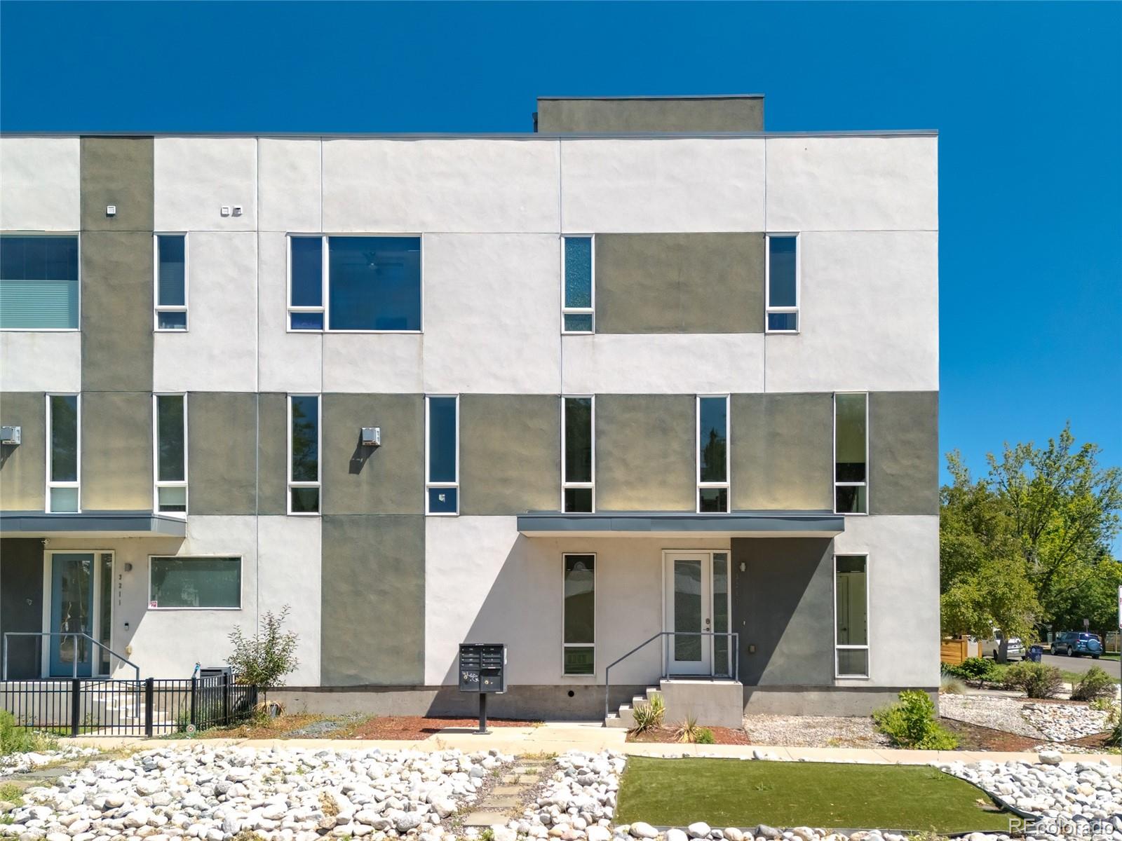 3207 W 17th Avenue, Denver CO 80204