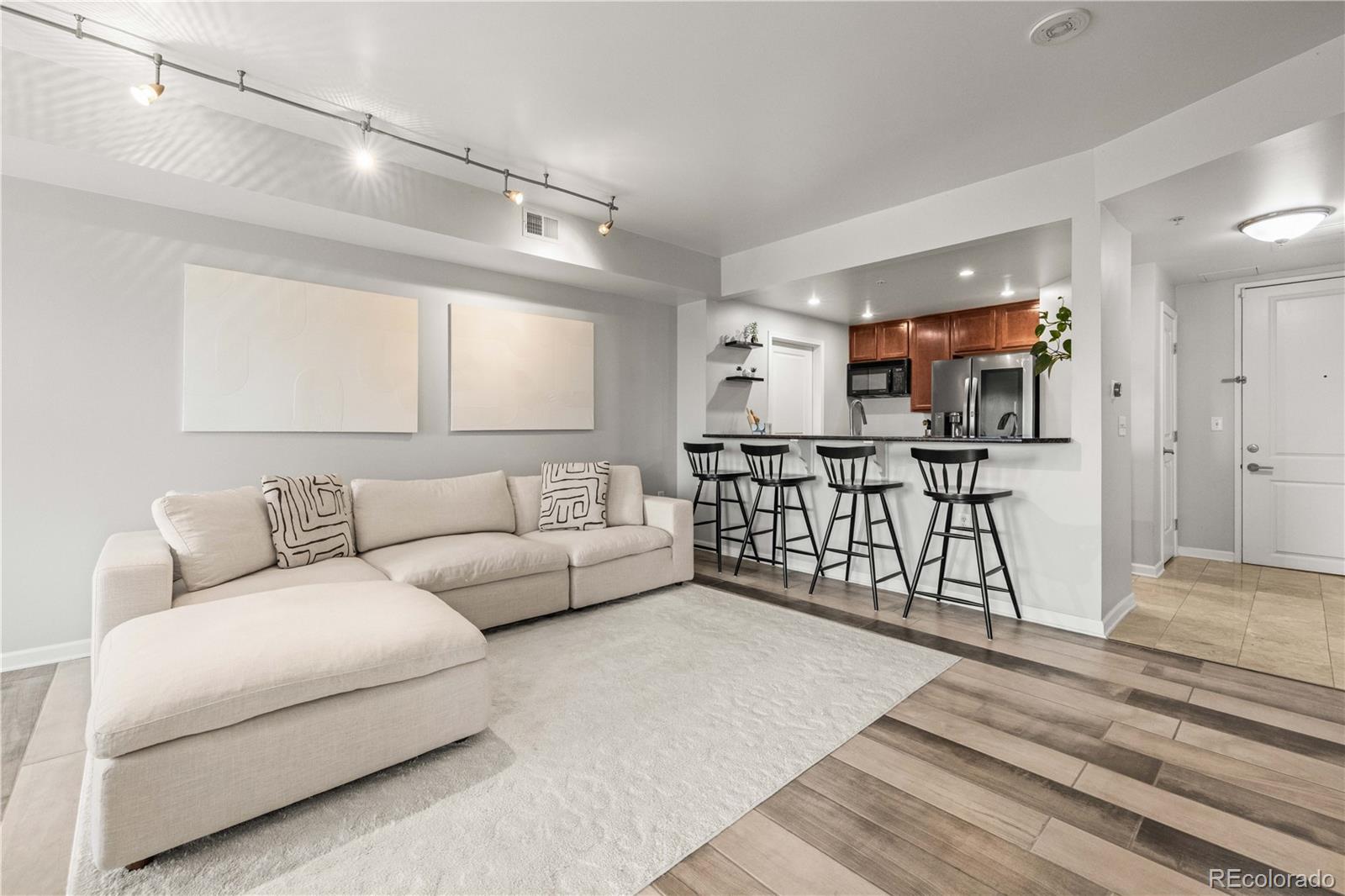 975 N Lincoln Street Unit 11H, Denver CO 80203