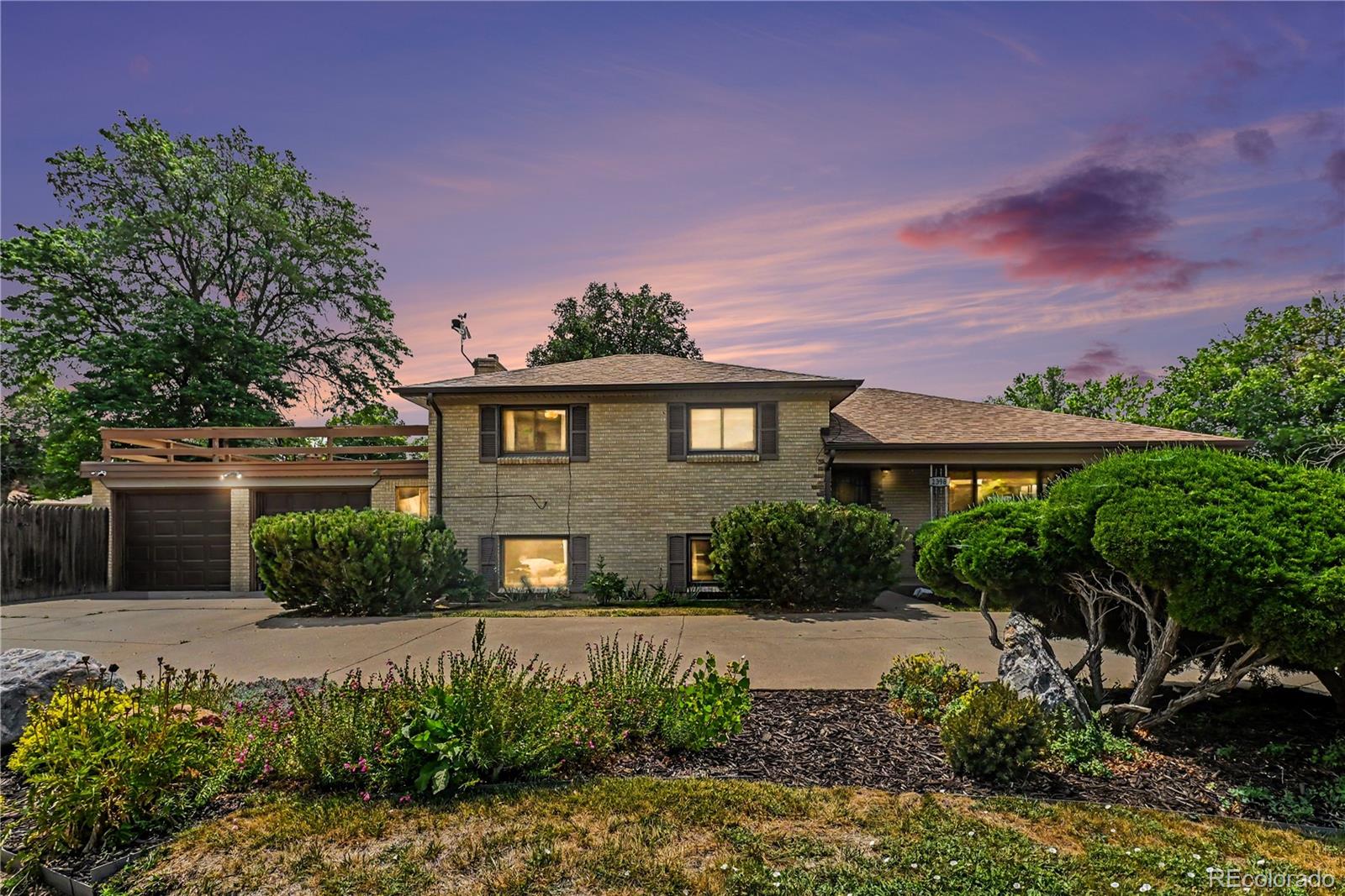 2398 Oakland Street, Aurora CO 80010