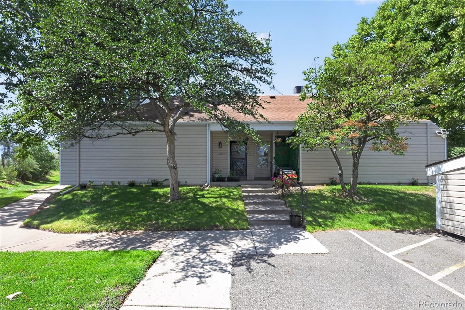 2600 S Xanadu Way Unit B, Aurora CO 80014