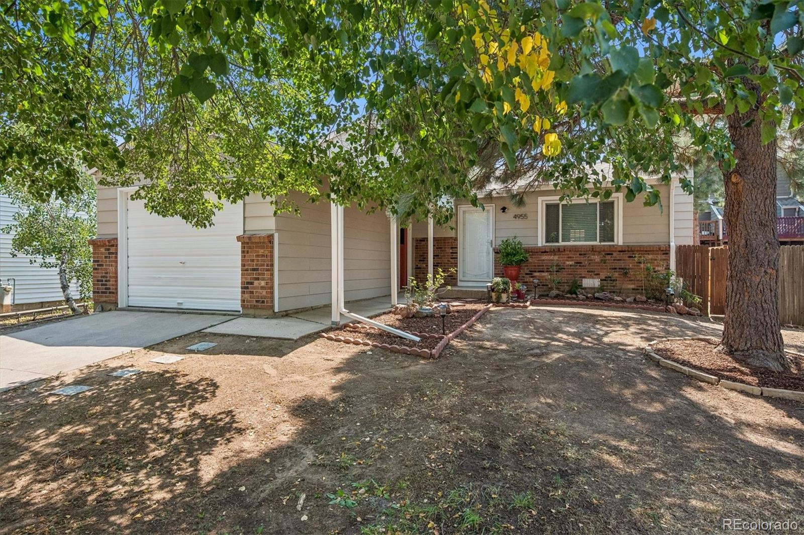 4955 S Quintero Circle, Aurora CO 80015