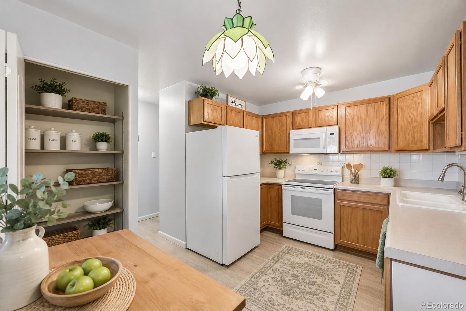 9335 E Center Avenue Unit 2B, Denver CO 80247