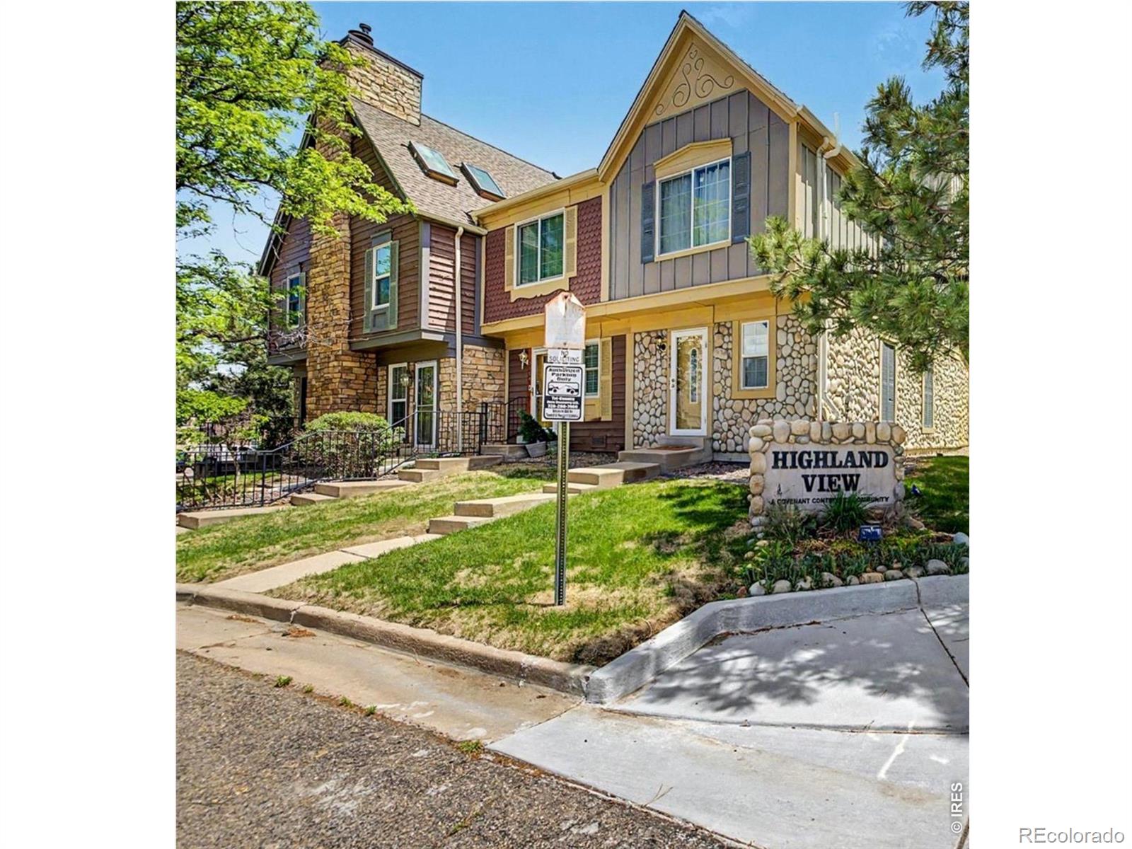 8198 S Columbine Court, Centennial CO 80122