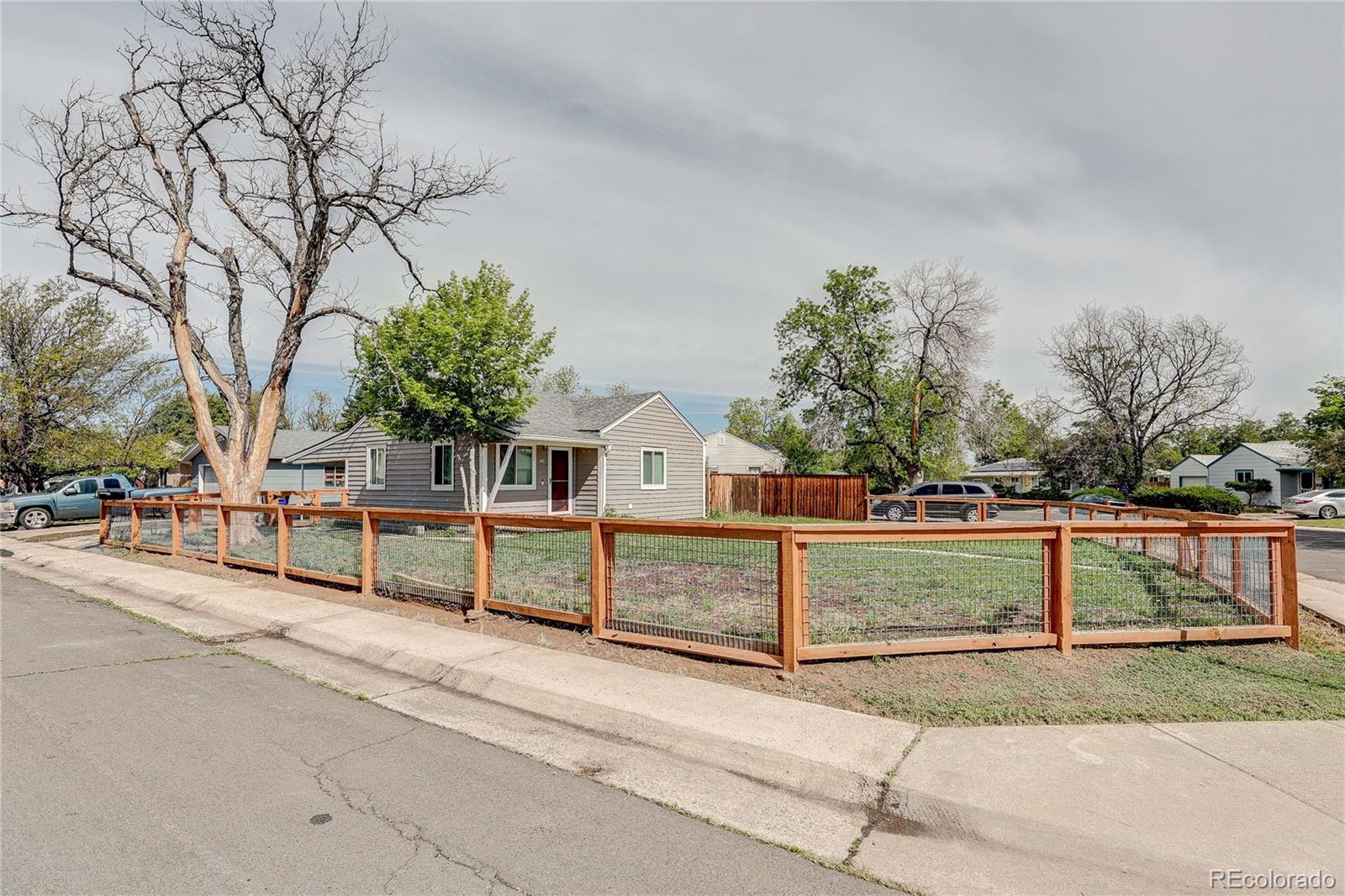 705 Newark Street, Aurora CO 80010