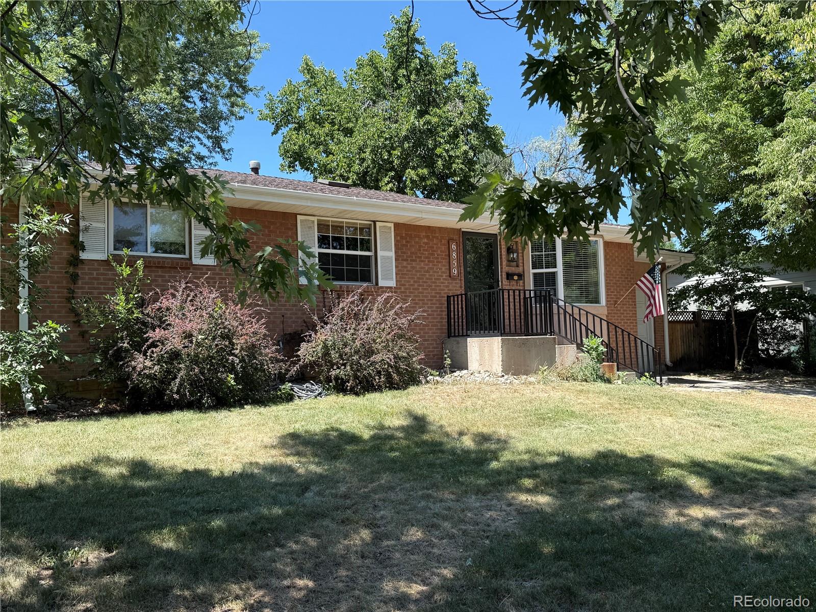 6859 S Foresthill Street, Littleton CO 80120