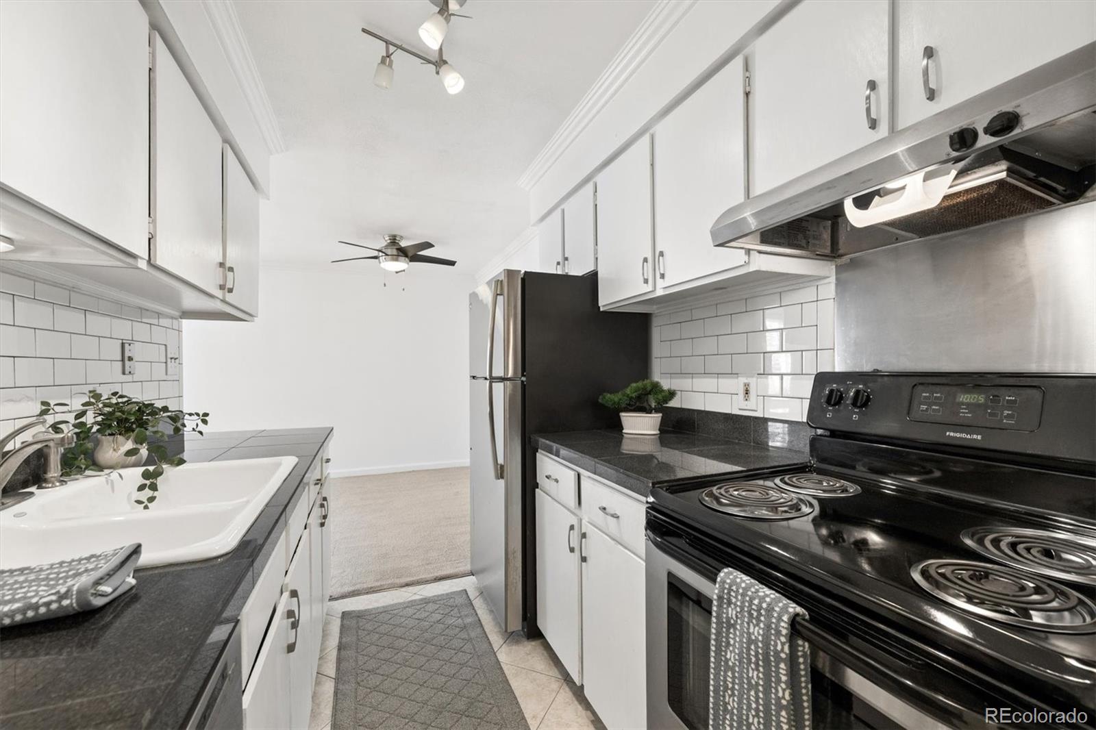 7665 E quincy Avenue Unit 204, Denver CO 80237