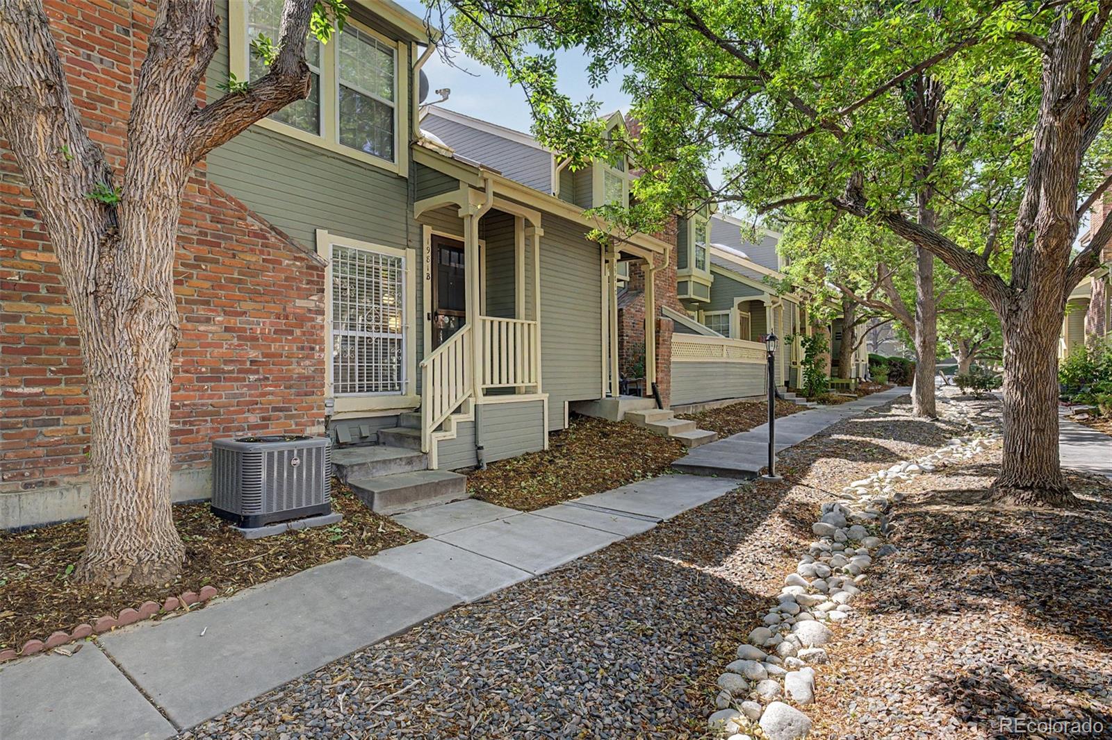 1981 S Hannibal Court Unit B, Aurora CO 80013