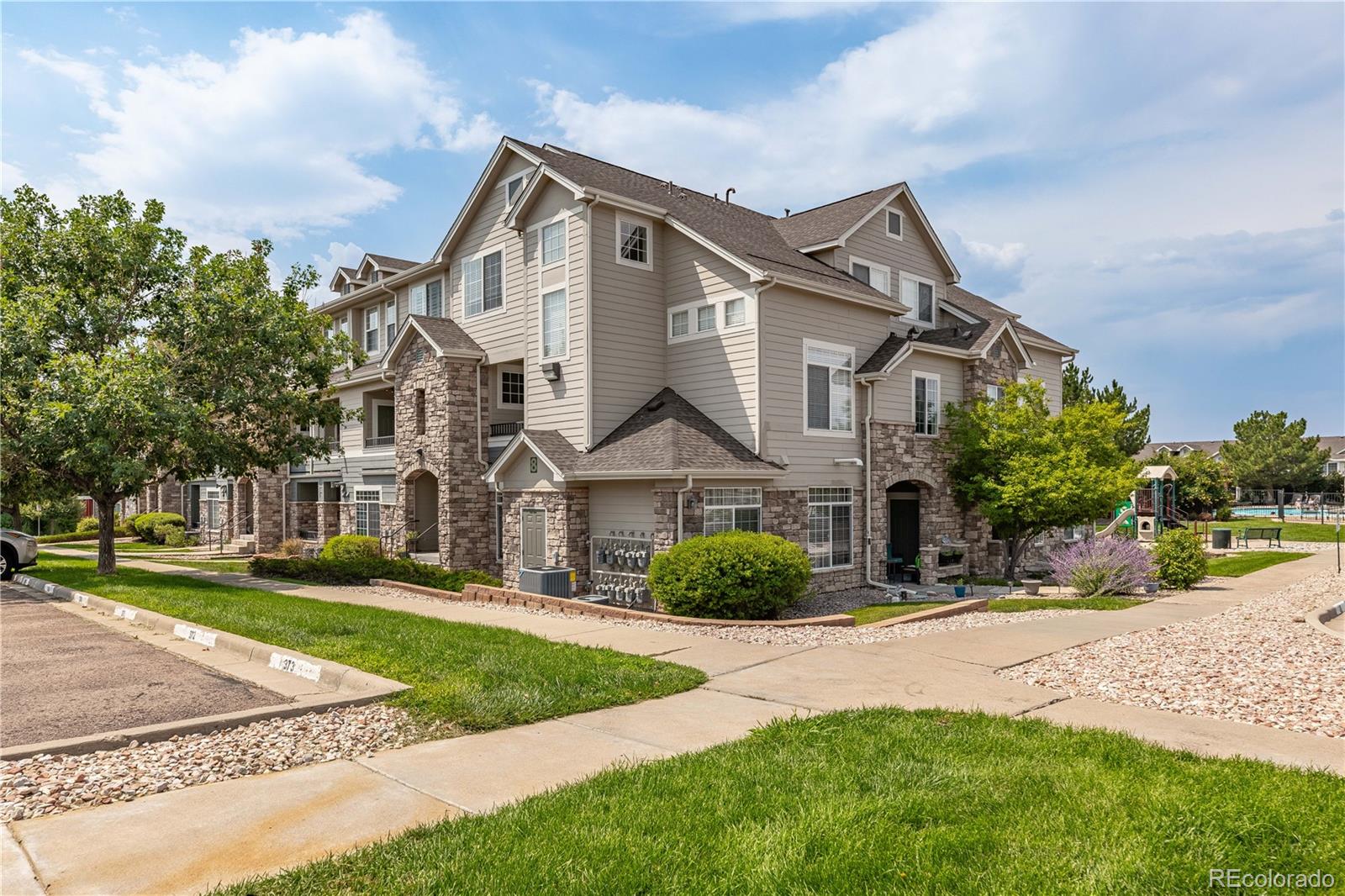 431 Black Feather Loop Unit 811, Castle Rock CO 80104