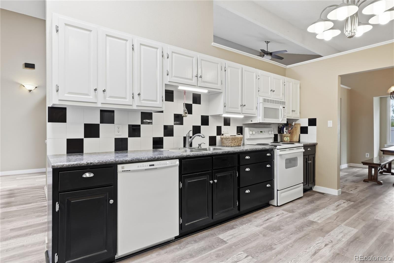 12054 E Maple Avenue, Aurora CO 80012