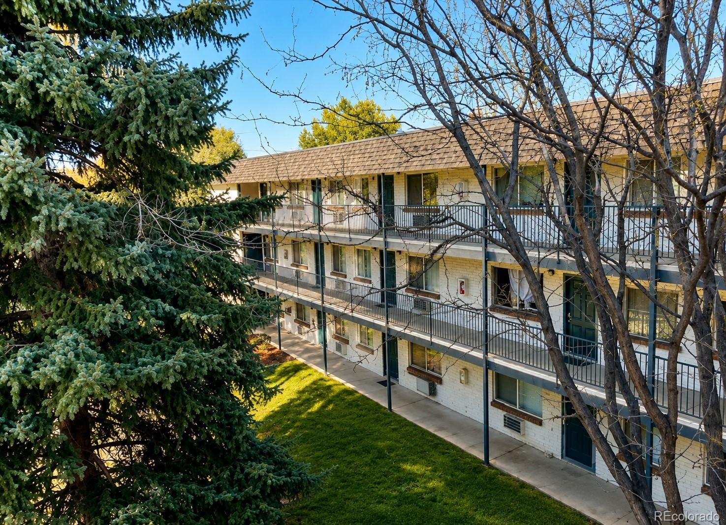 2225 S Jasmine Street Unit 302, Denver CO 80222