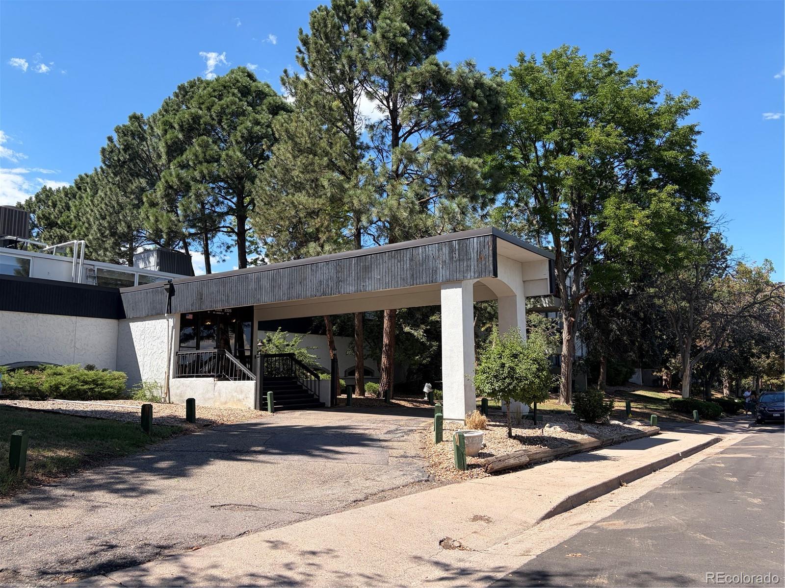 2325 S Linden Court Unit 215, Denver CO 80222