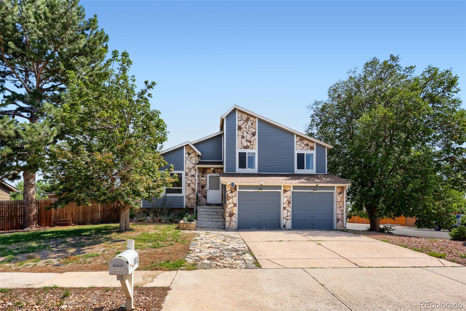 944 S Uravan Street, Aurora CO 80017