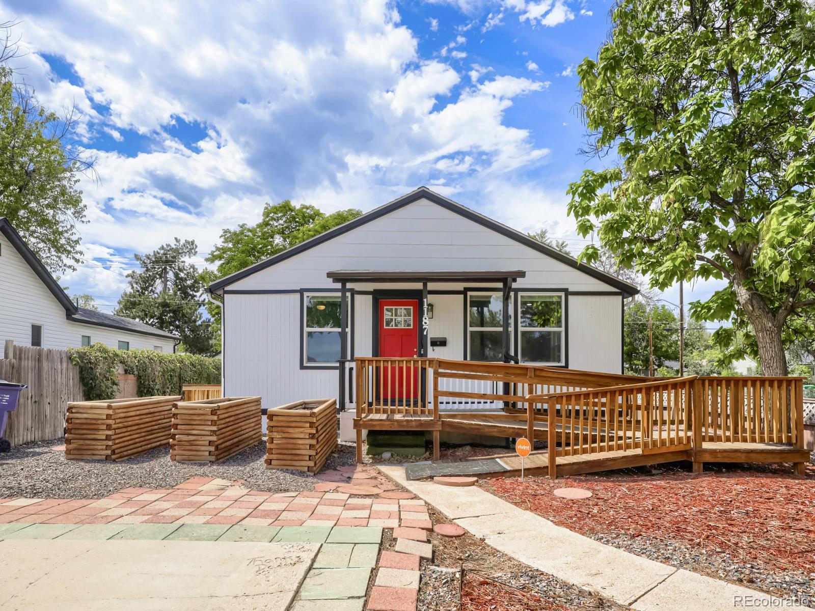 1187 Syracuse Street, Denver CO 80220