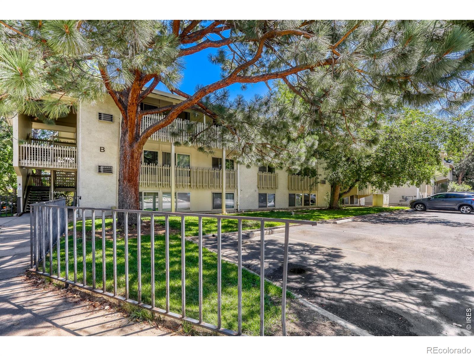 2707 Valmont Road Unit 211B, Boulder CO 80304
