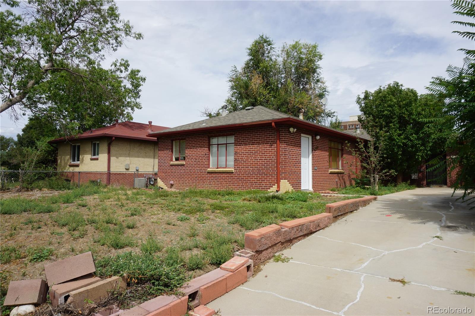 5209 E Thrill Place, Denver CO 80207