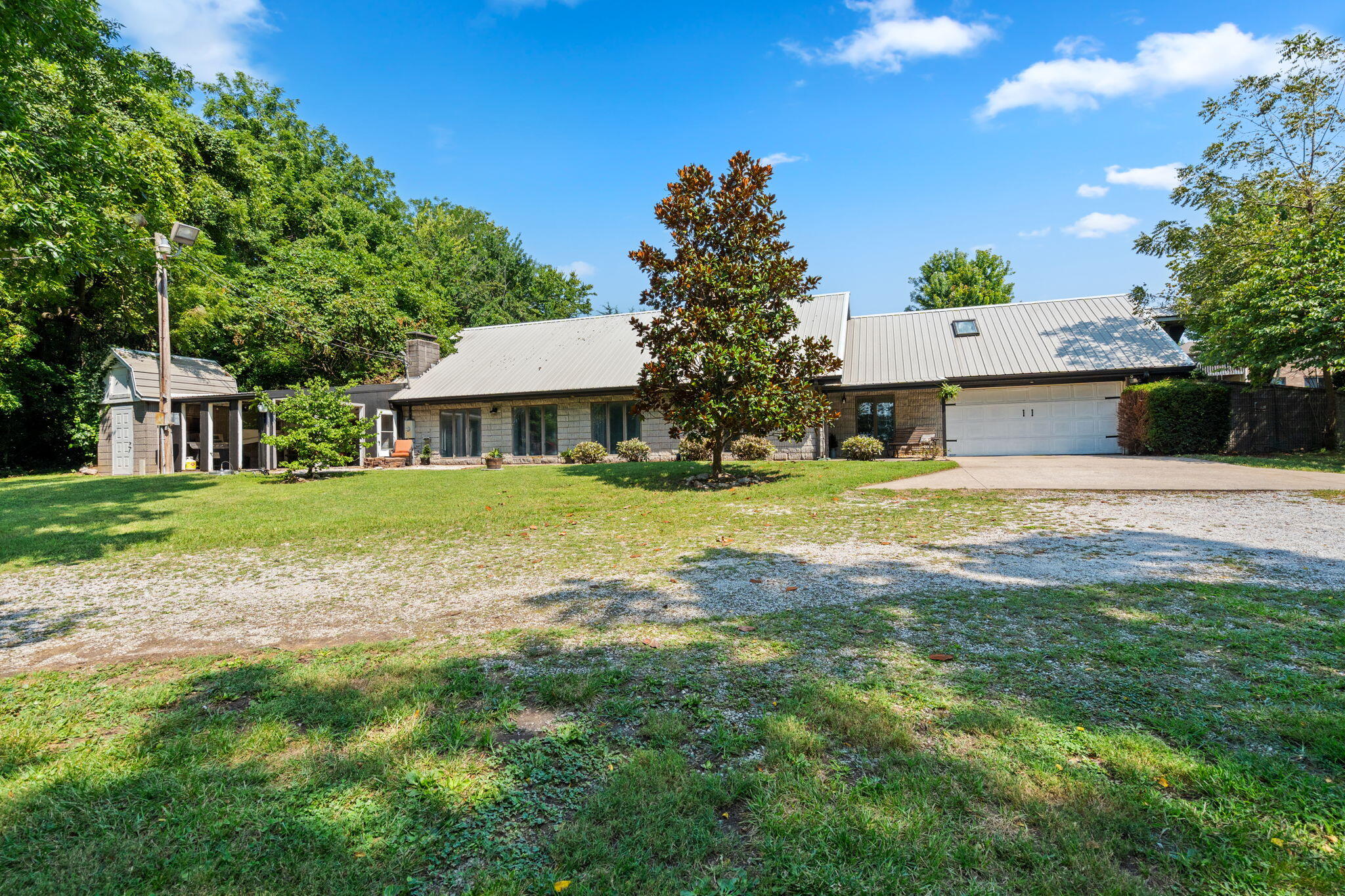 7327 W Farm Rd 88, Willard MO 65781