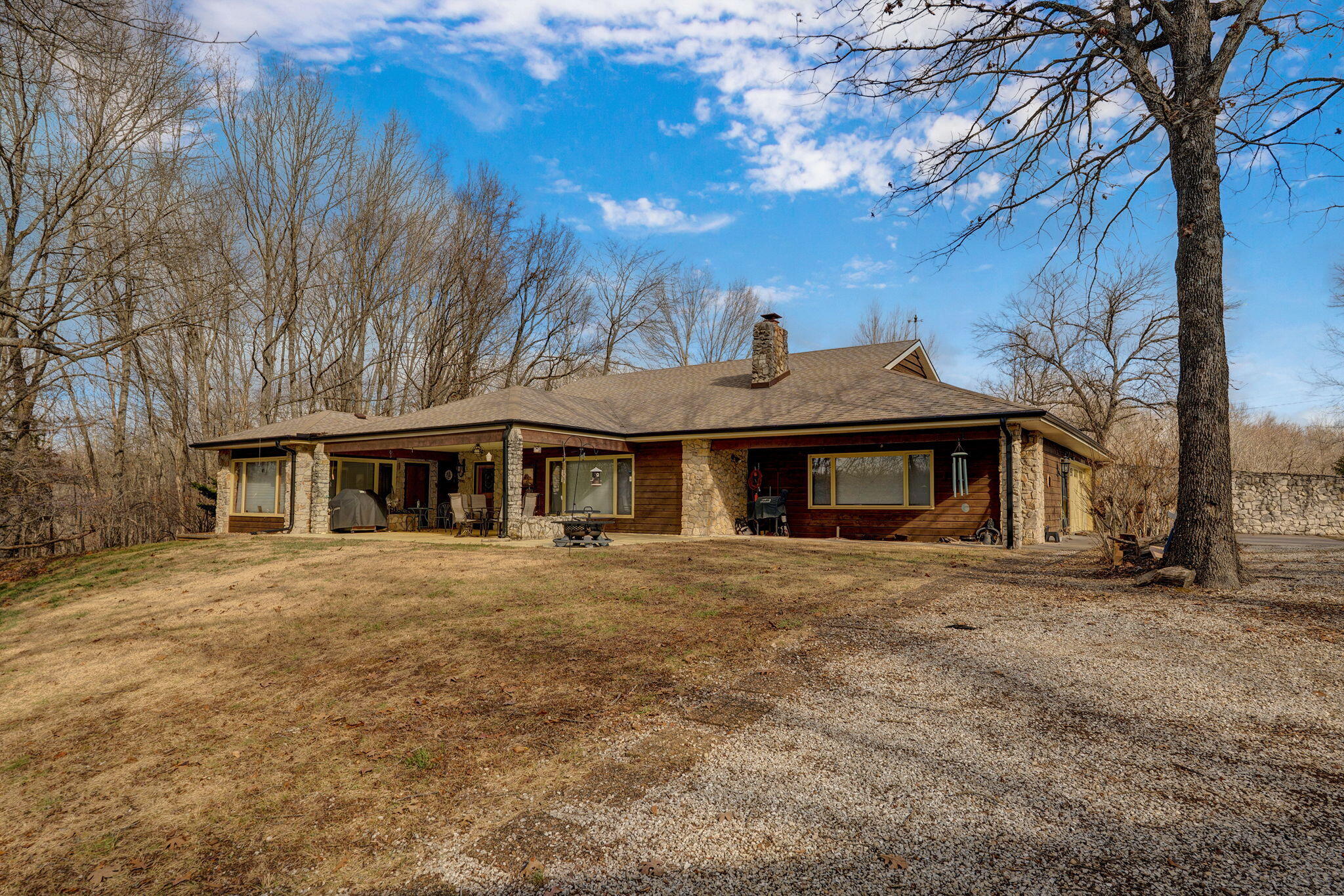 115 Ravenhill Drive, Highlandville MO 65669