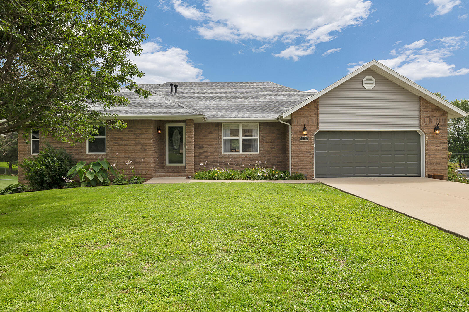 806 N 13th Street, Ozark MO 65721