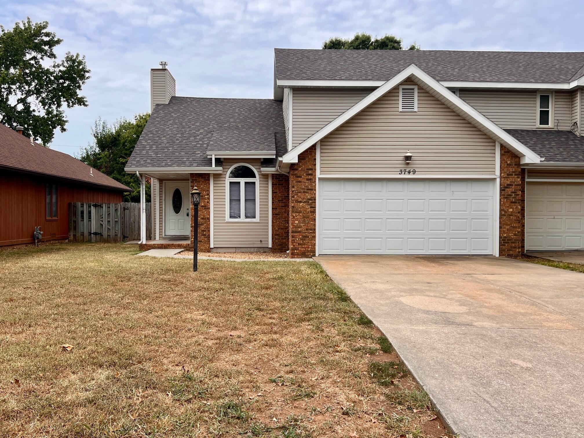 3749 N Pickwick Avenue, Springfield MO 65803