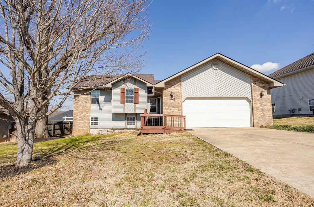 709 E Bryant Avenue, Ozark MO 65721
