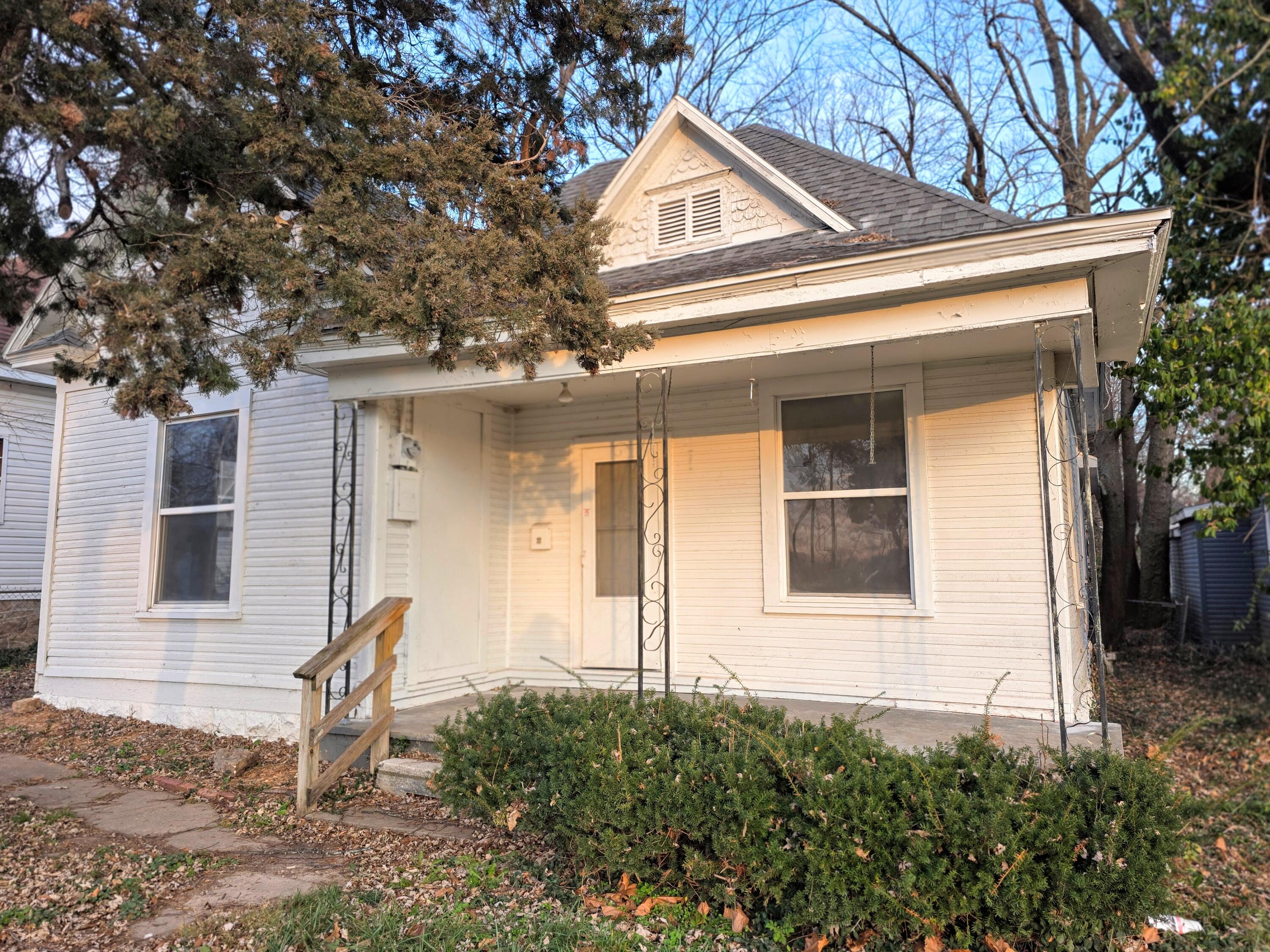 934 N National Avenue, Springfield MO 65802