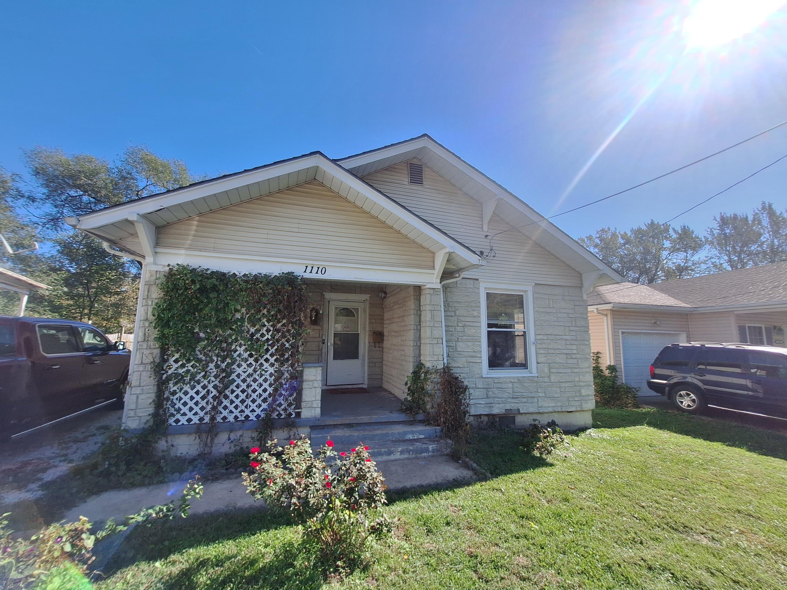 1110 N Warren Avenue, Springfield MO 65802