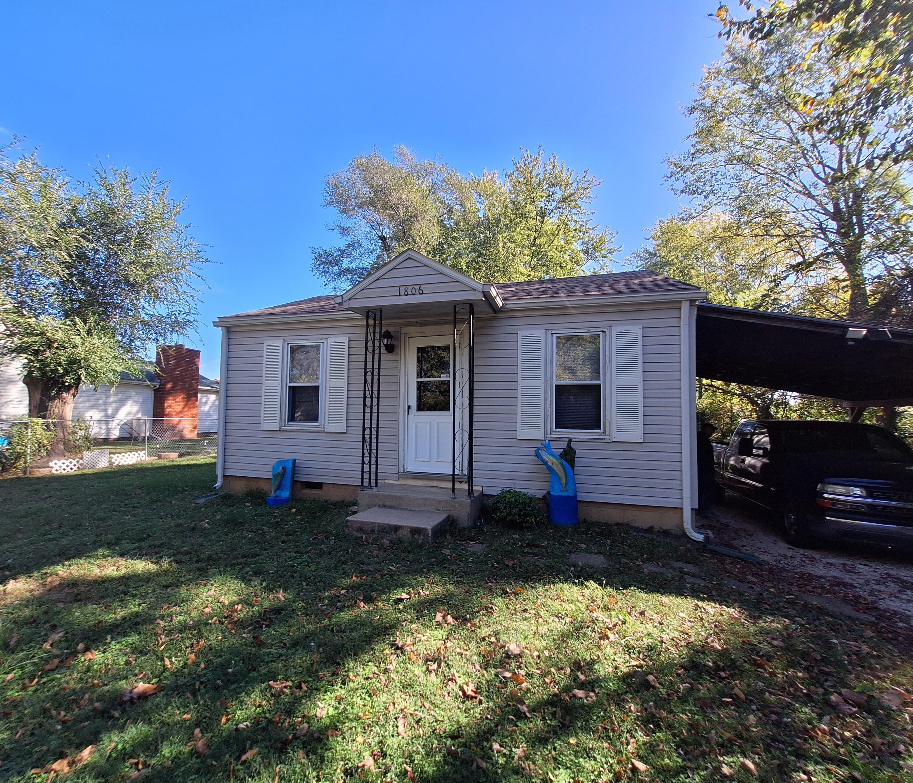 1806 N Old Orchard Avenue, Springfield MO 65803