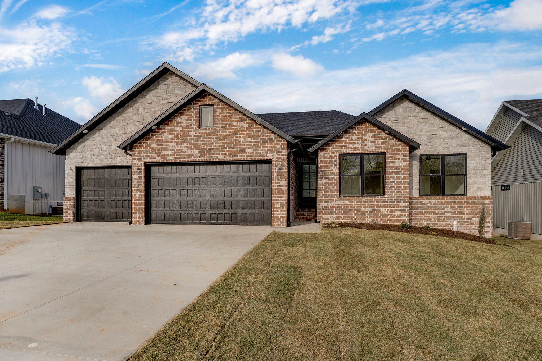 2975 W Marty Street, Springfield MO 65810