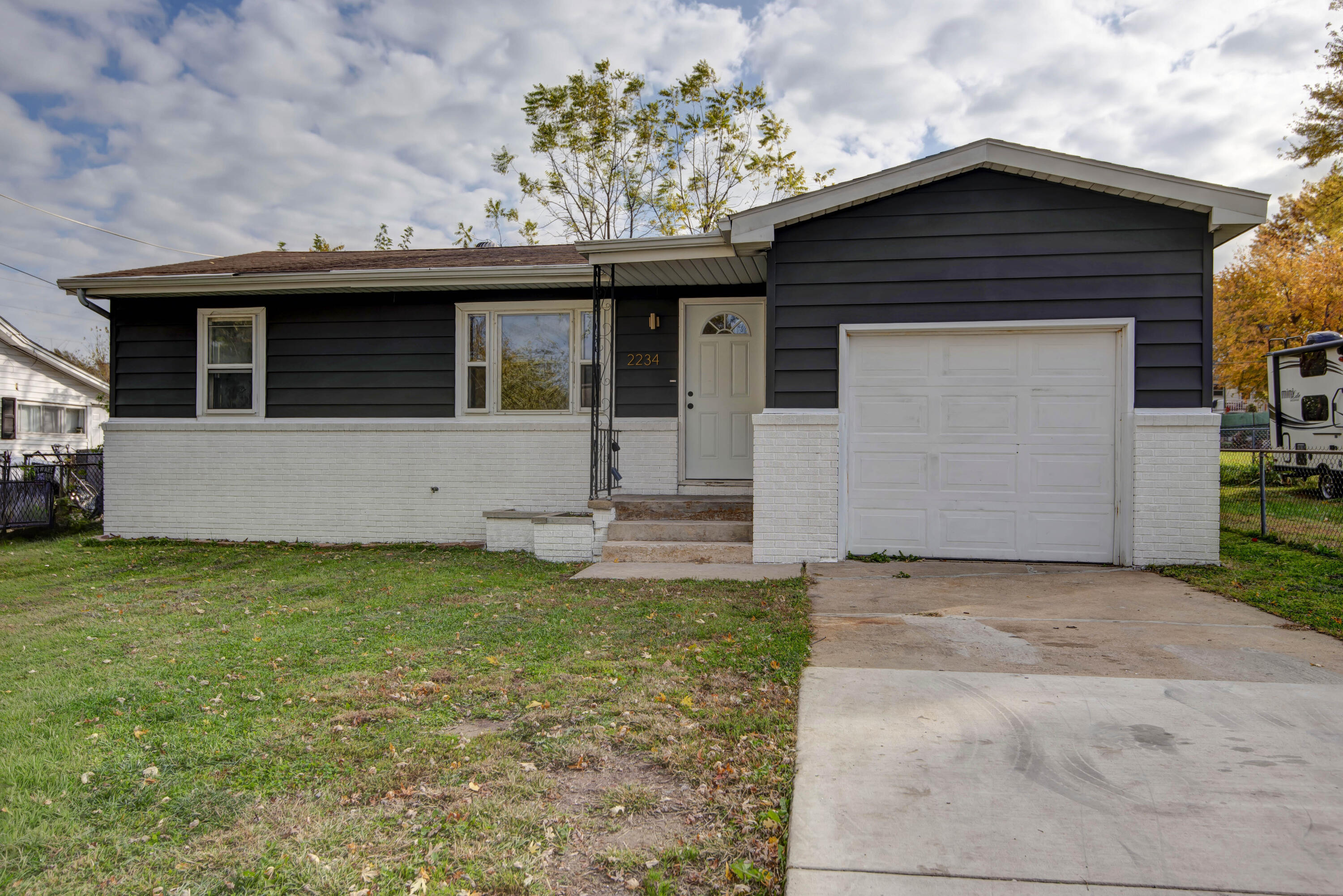 2234 N Fay Avenue, Springfield MO 65803