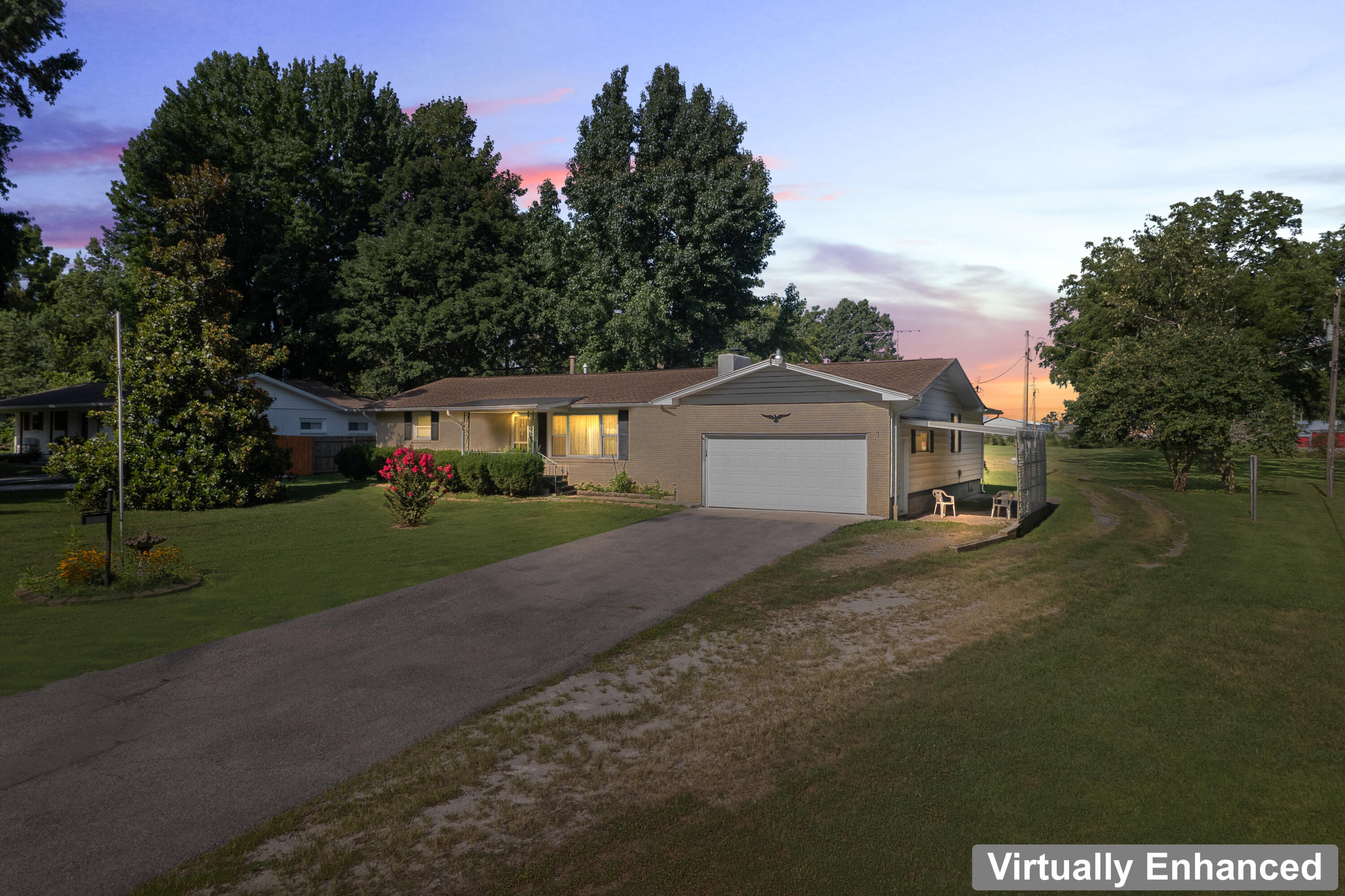 1719 N Pine Street, Nixa MO 65714