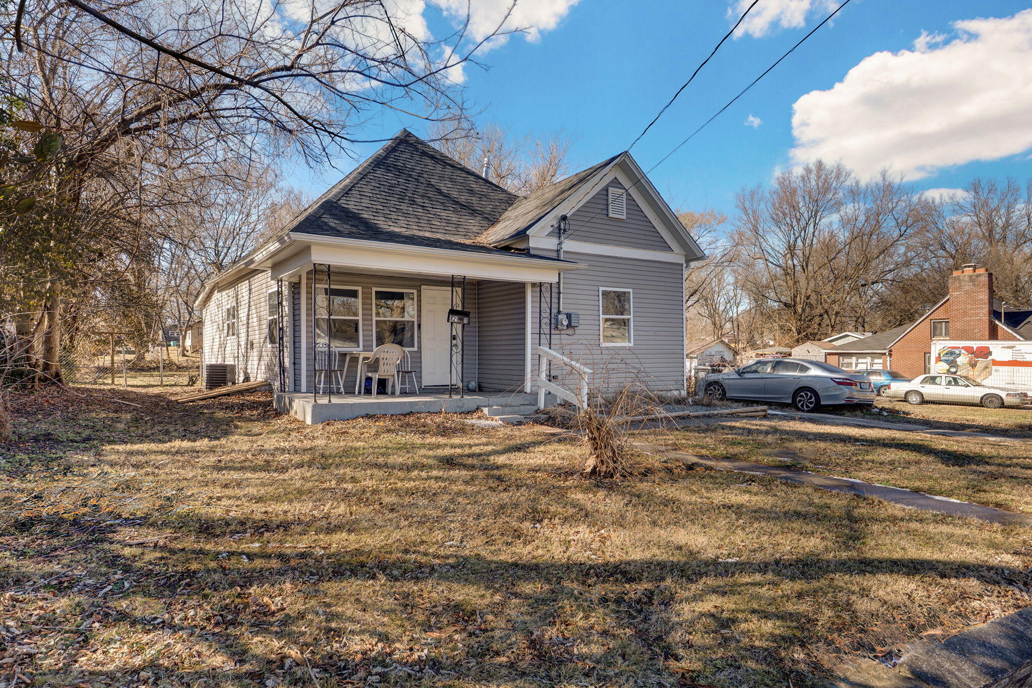 2111 N Newton Avenue, Springfield MO 65803