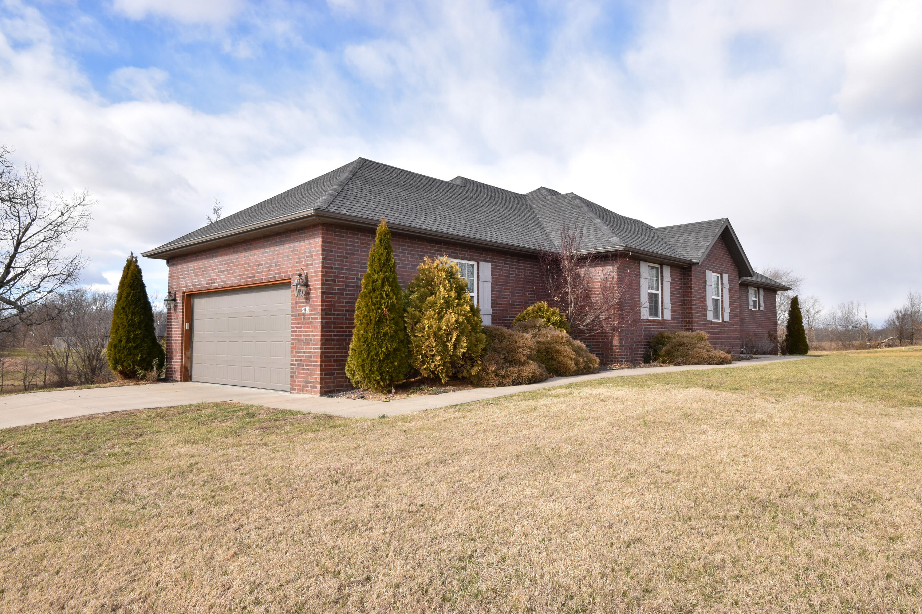 519 Elm Avenue, Clever MO 65631