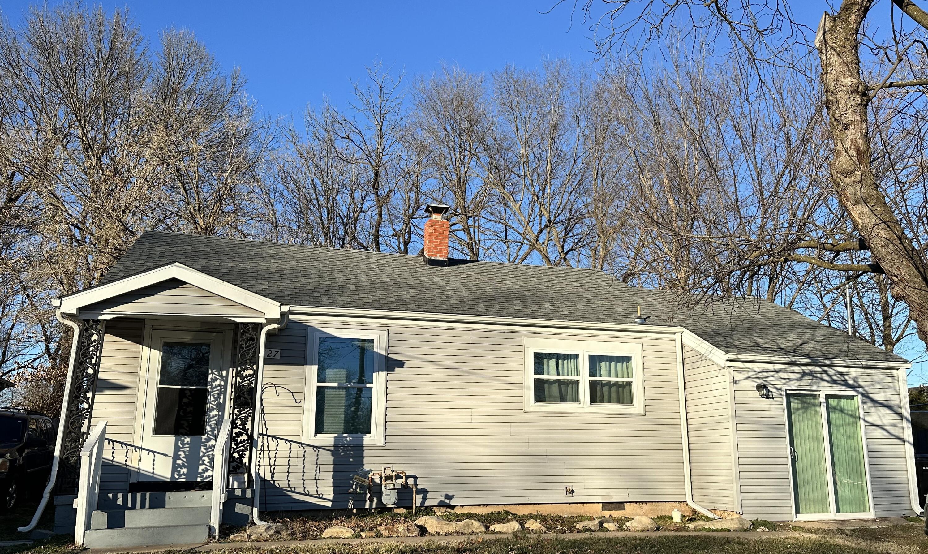 1127 E Pacific Street, Springfield MO 65803
