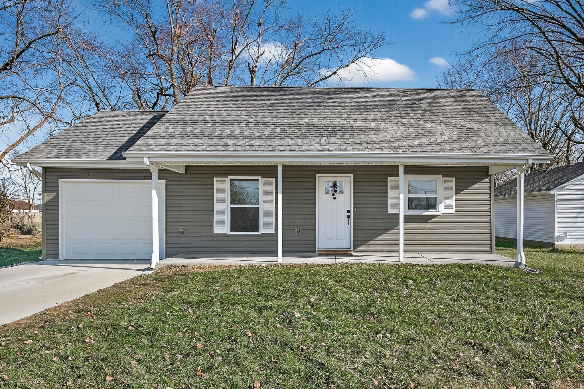 520 S Pine Street, Marshfield MO 65706