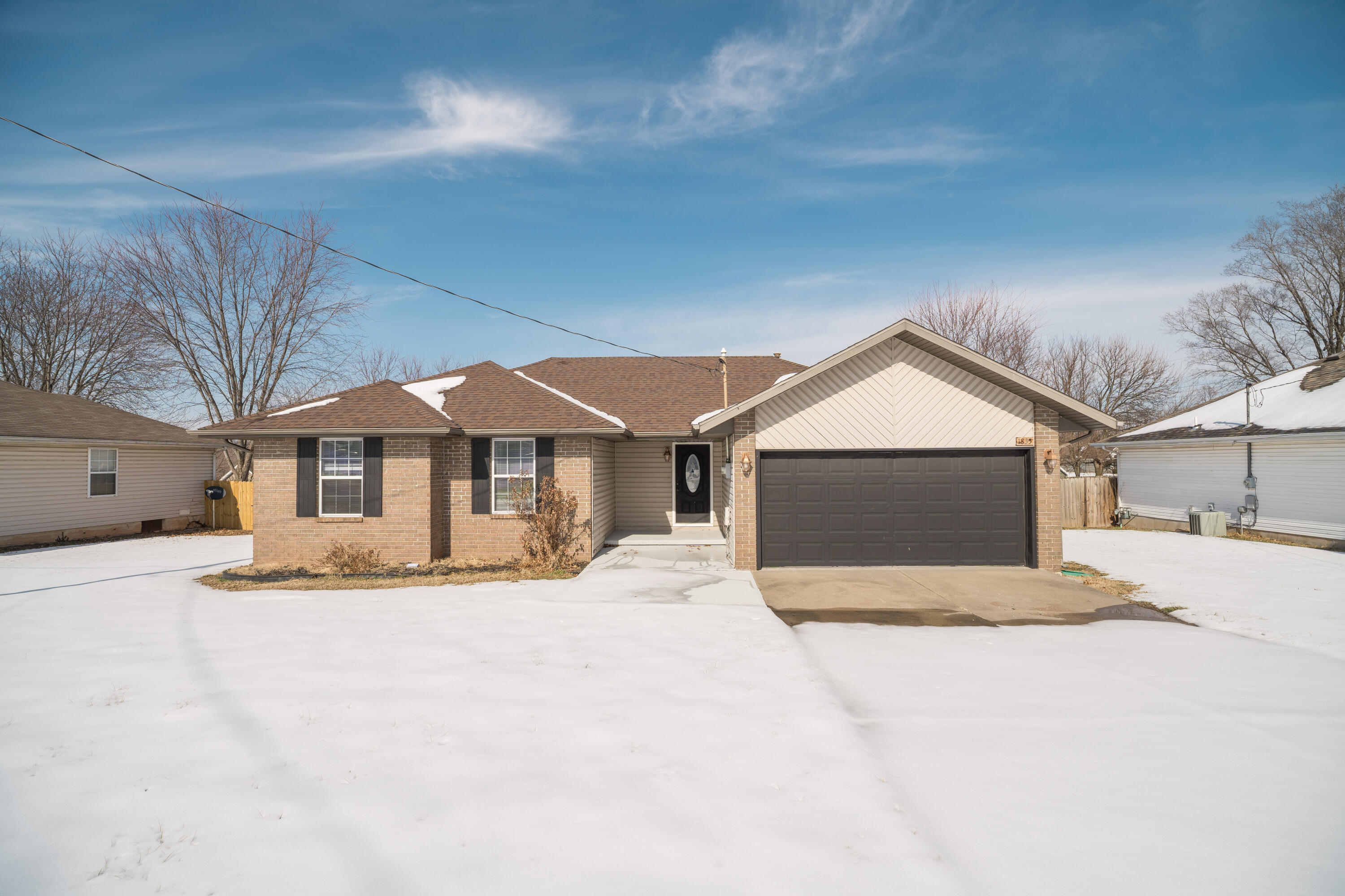 1835 W Farm Road 102, Springfield MO 65803