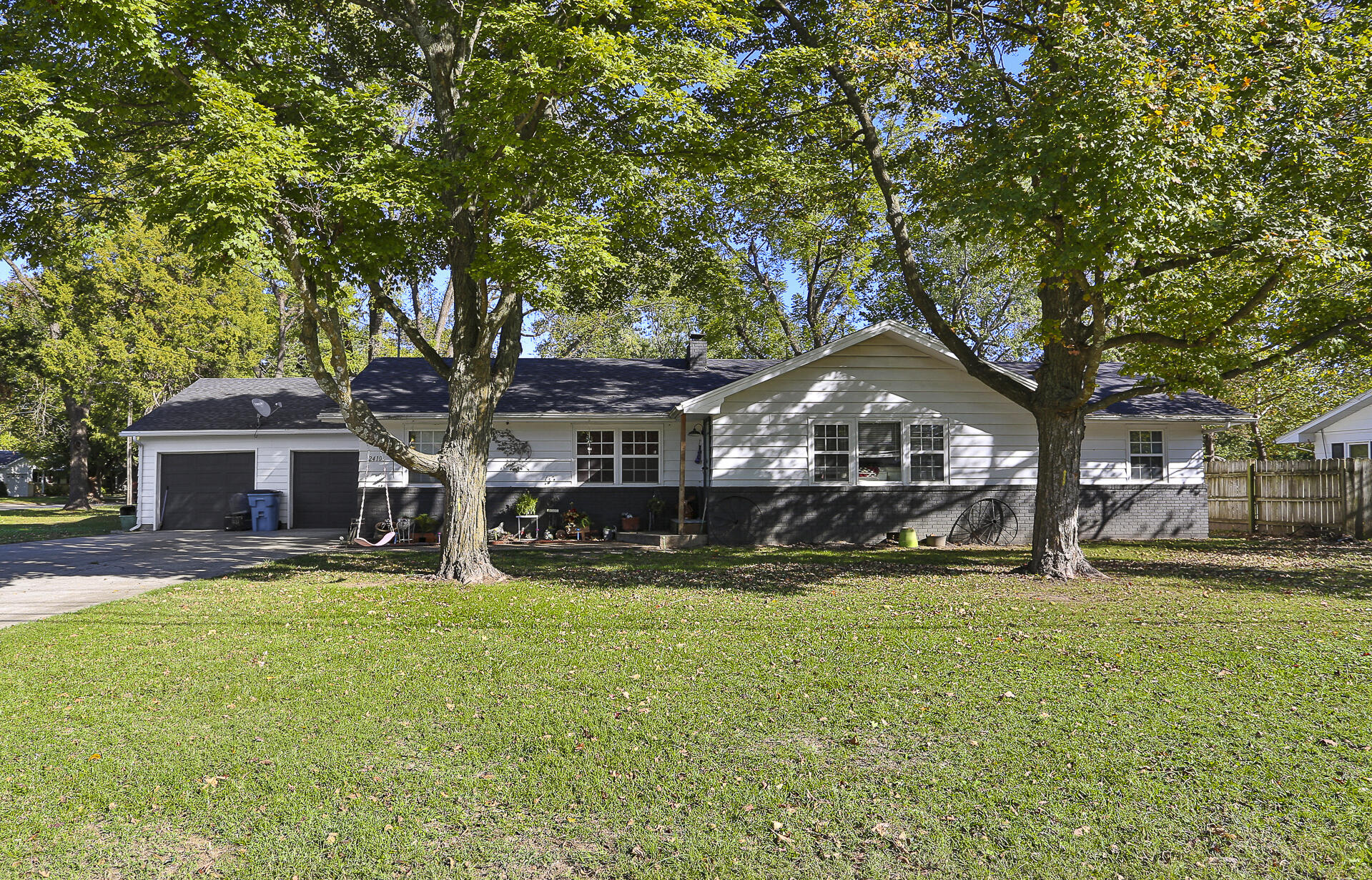2410 S Fremont Avenue, Springfield MO 65804