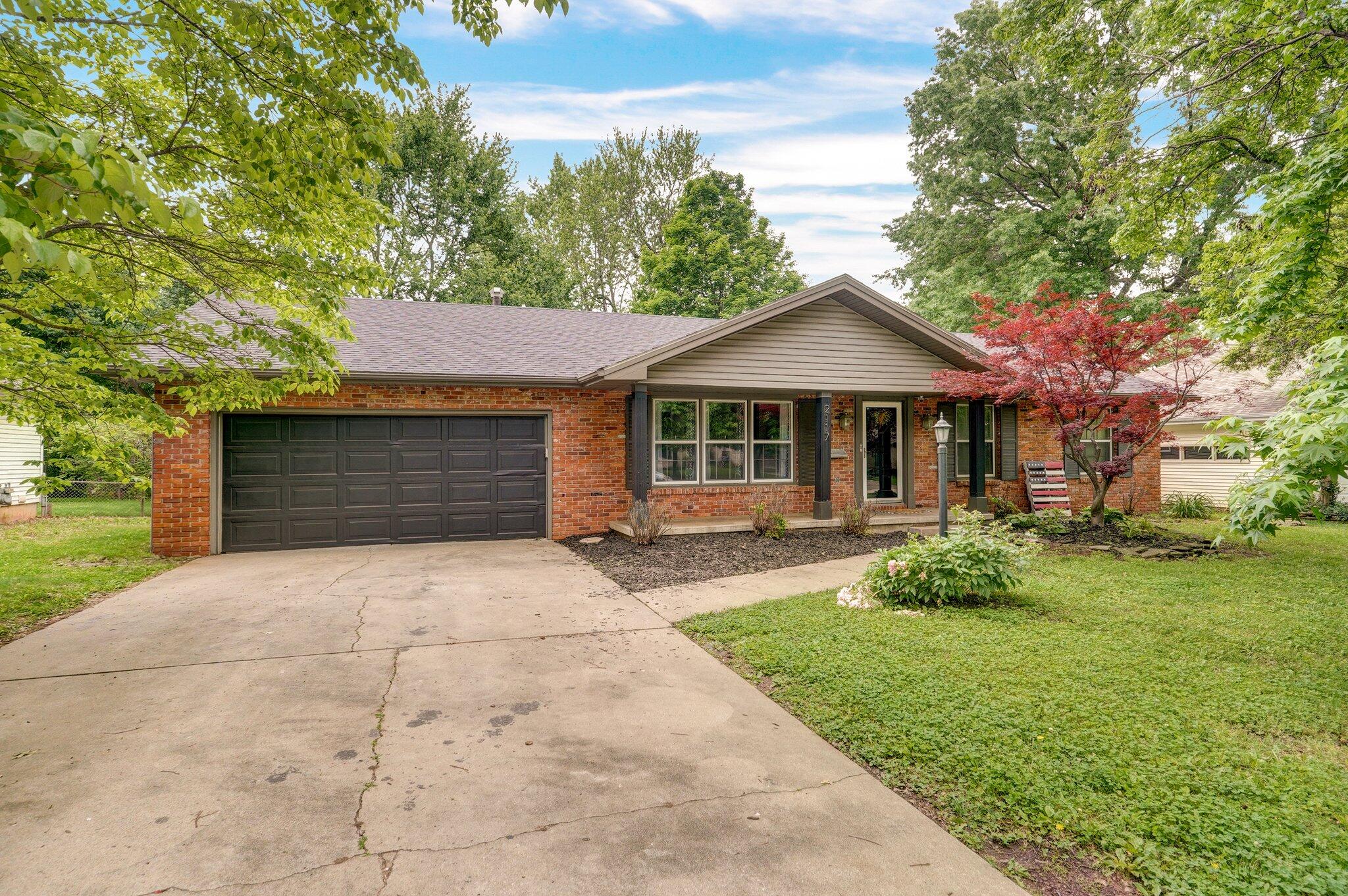 2117 E Montclair Street, Springfield MO 65804