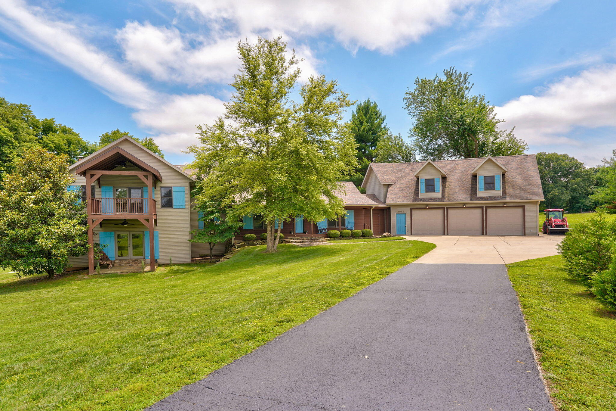 3995 E Apple Hill Lane, Springfield MO 65802