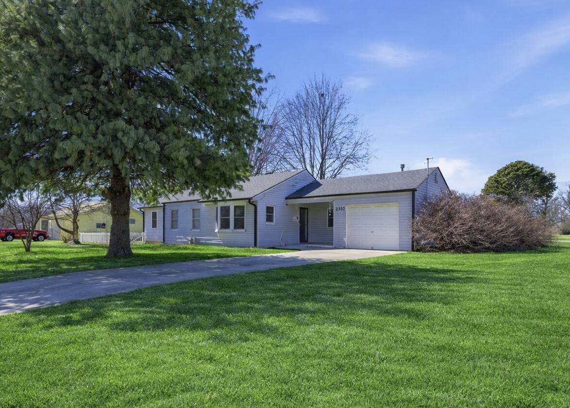 2337 S Holland Avenue, Springfield MO 65807