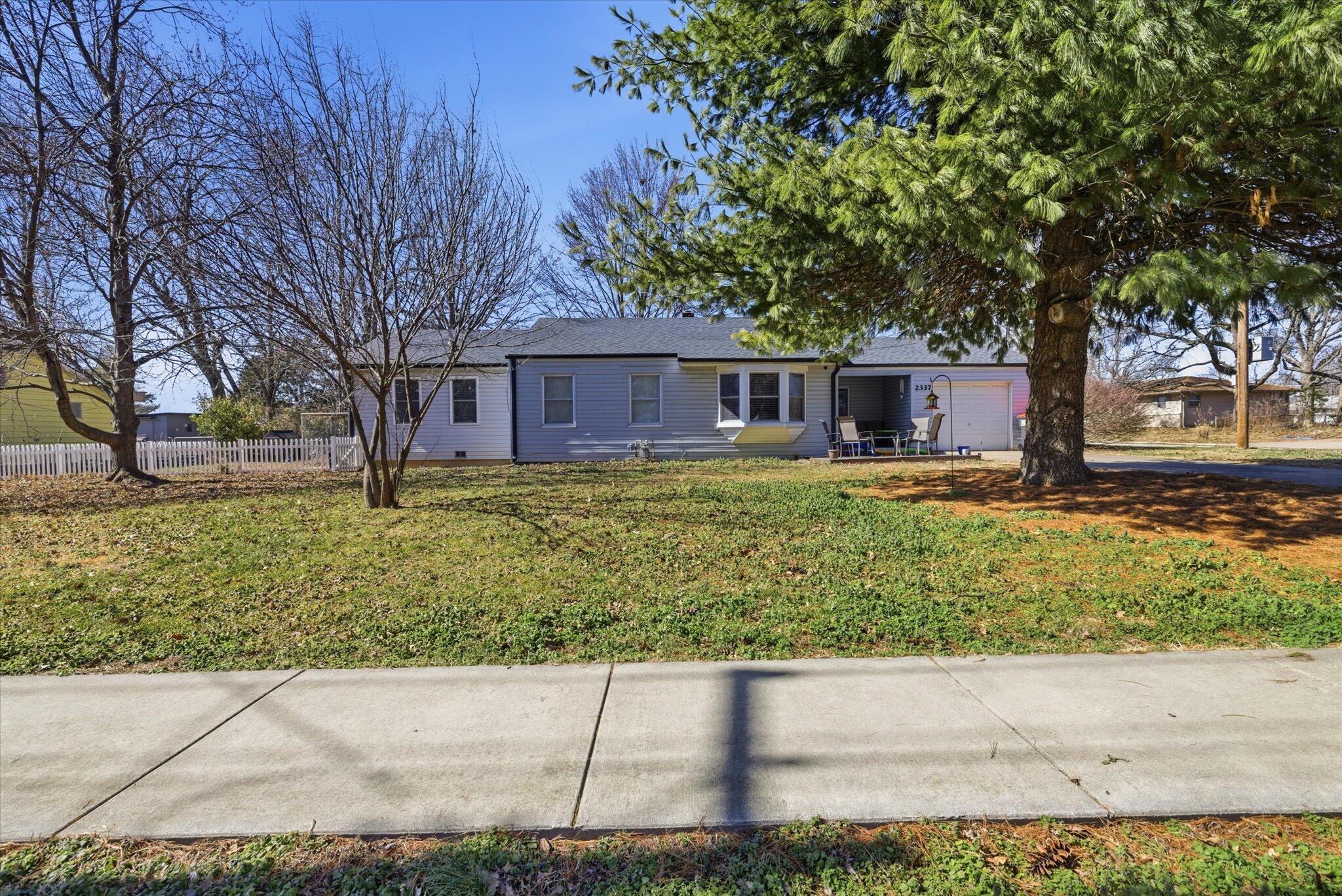 2337 S Holland Avenue, Springfield MO 65807