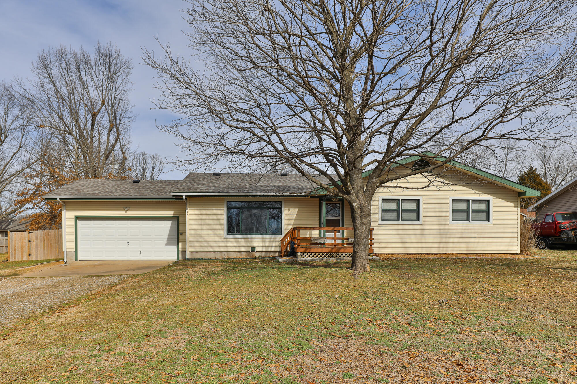 8249 W Spruce Lane, Springfield MO 65802