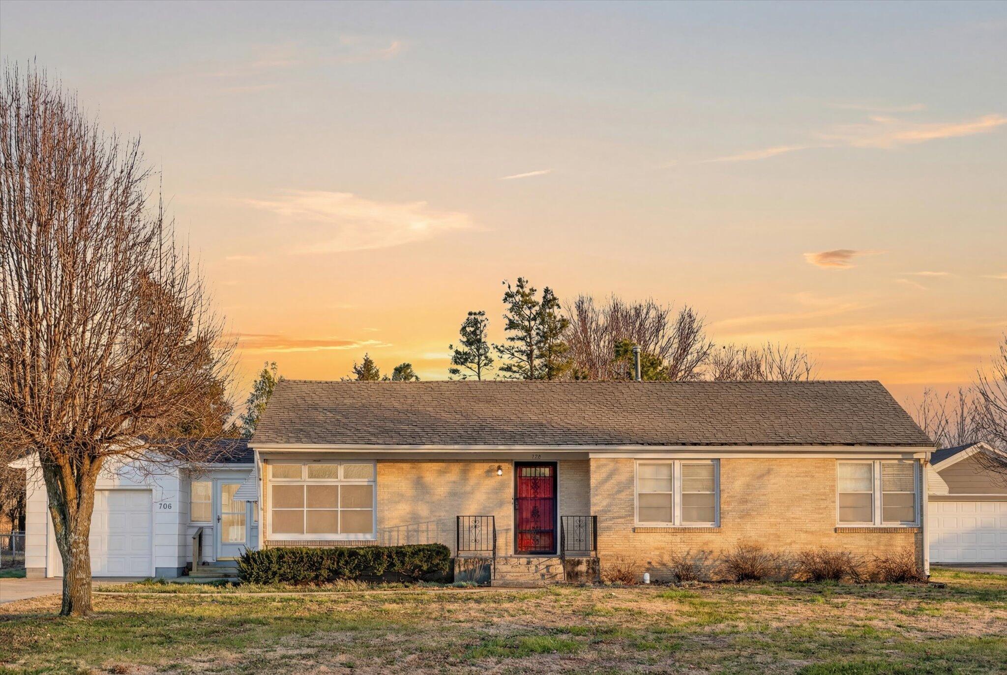 706 W Washington Street, Marshfield MO 65706