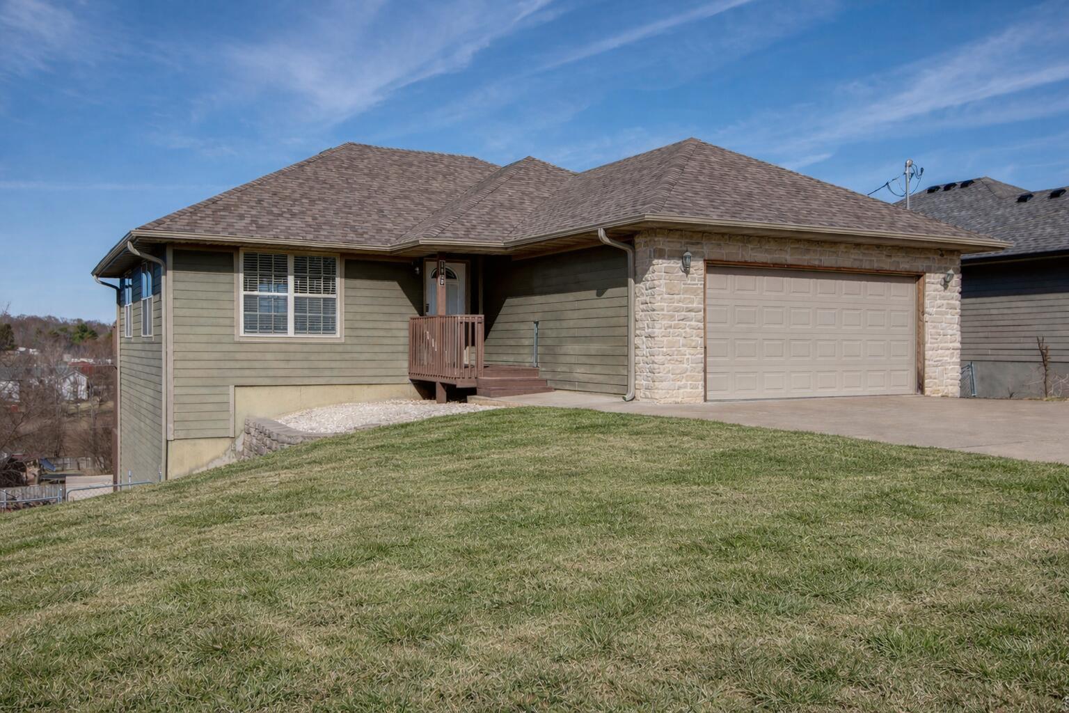 1405 E Fairwind, Ozark MO 65721