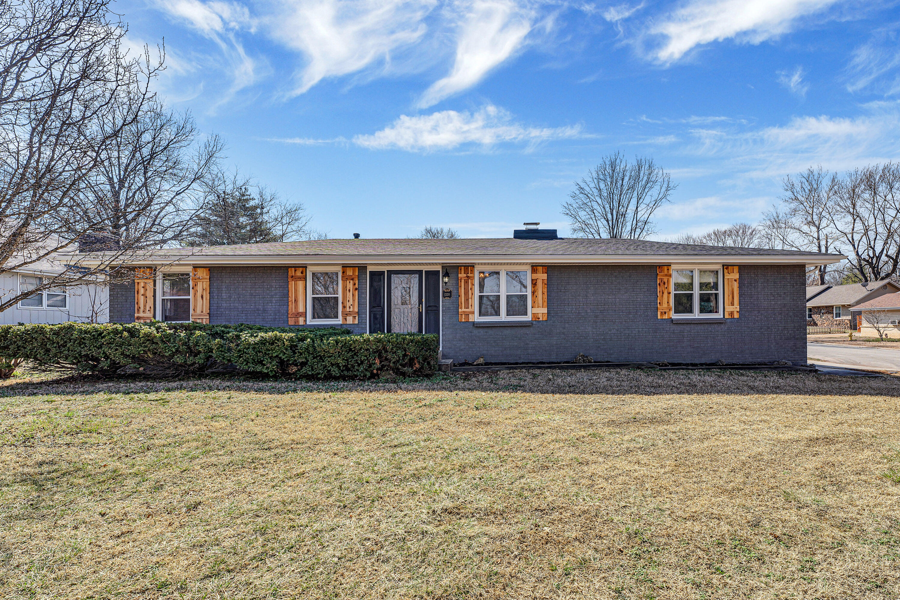 1320 Walnut Lawn Court, Springfield MO 65807