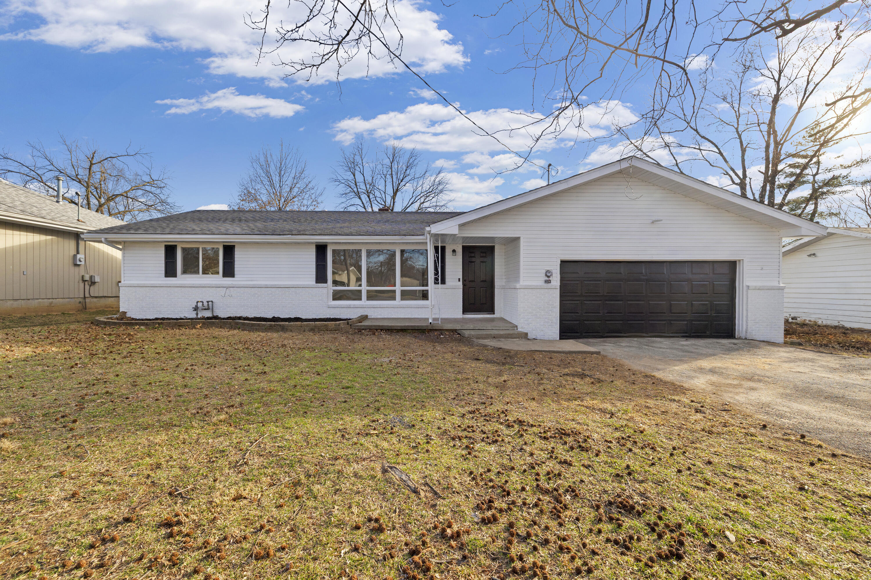 108 W Walnut Street, Nixa MO 65714