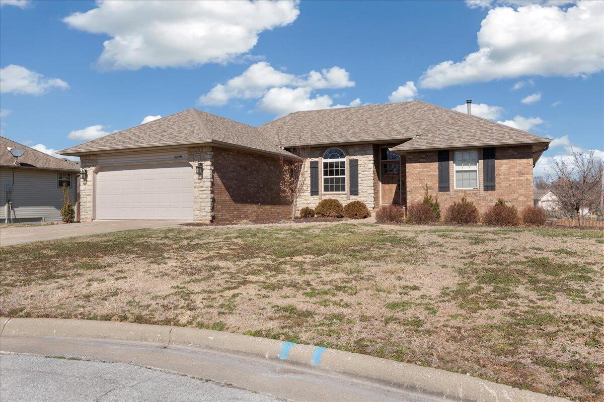 3229 W Mcclernon Street, Springfield MO 65803