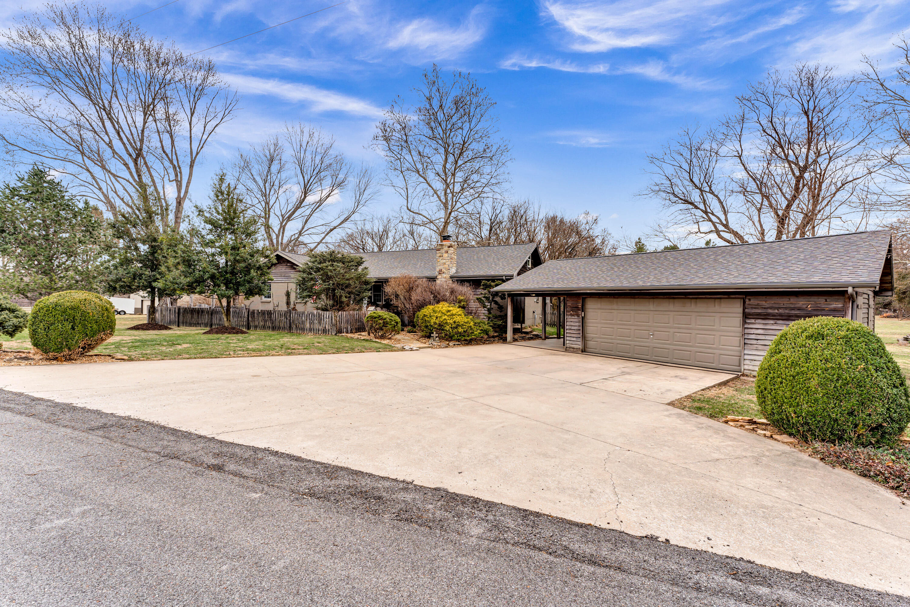 1750 W Riverbluff Lane, Nixa MO 65714
